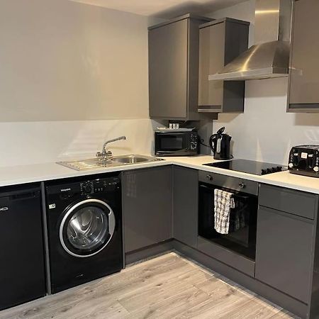 Hosted By Ryan - 2 Bedroom Apartment ลิเวอร์พูล ภายนอก รูปภาพ