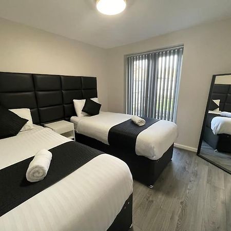 Hosted By Ryan - 2 Bedroom Apartment ลิเวอร์พูล ภายนอก รูปภาพ